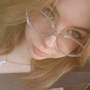 Meet your Posher, Bella